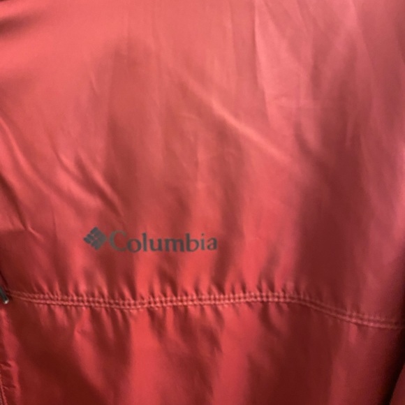 Light Columbia Jacket in Burgundy - Picture 4 of 4